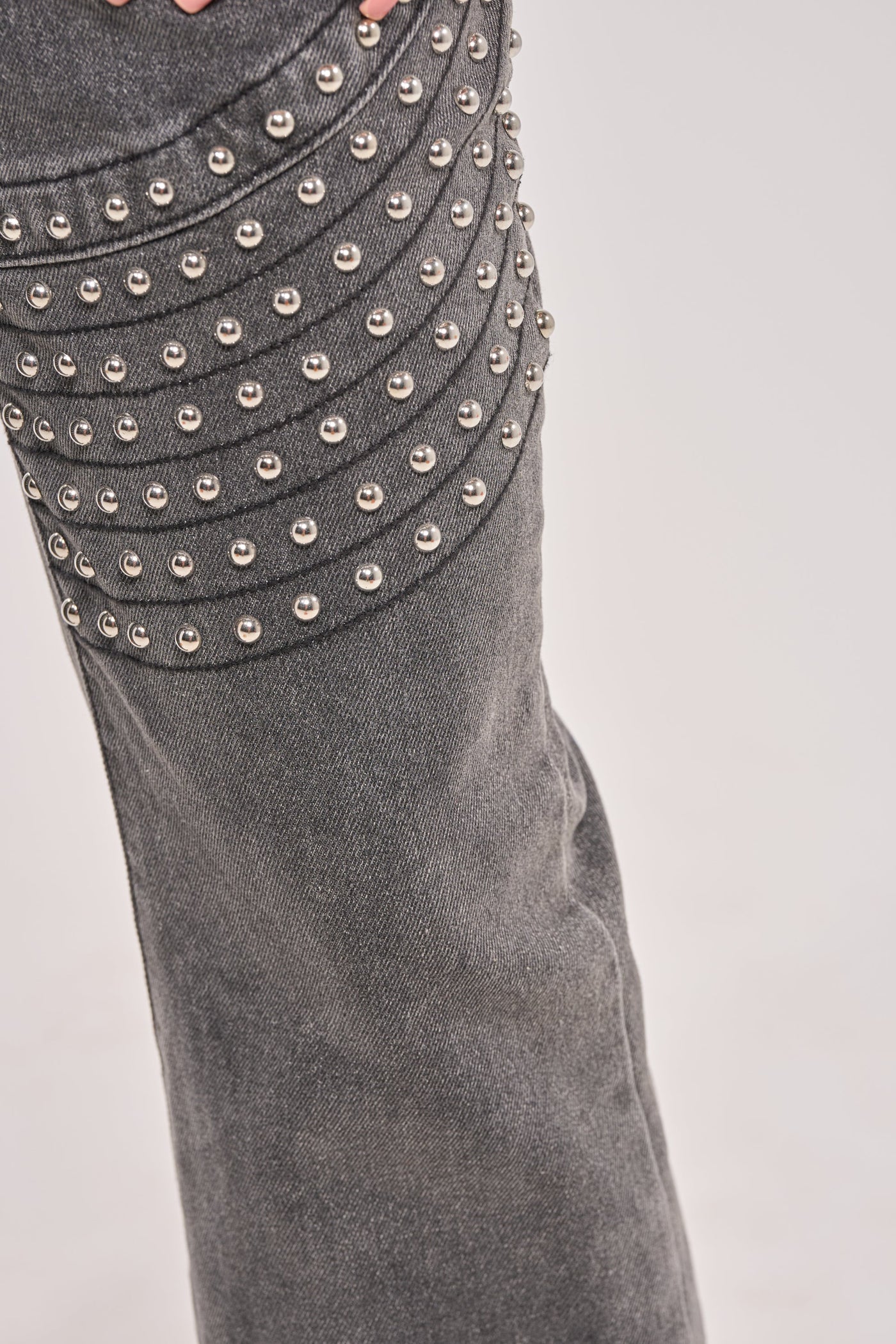 FEELING THE VIBES FLARE DENIM