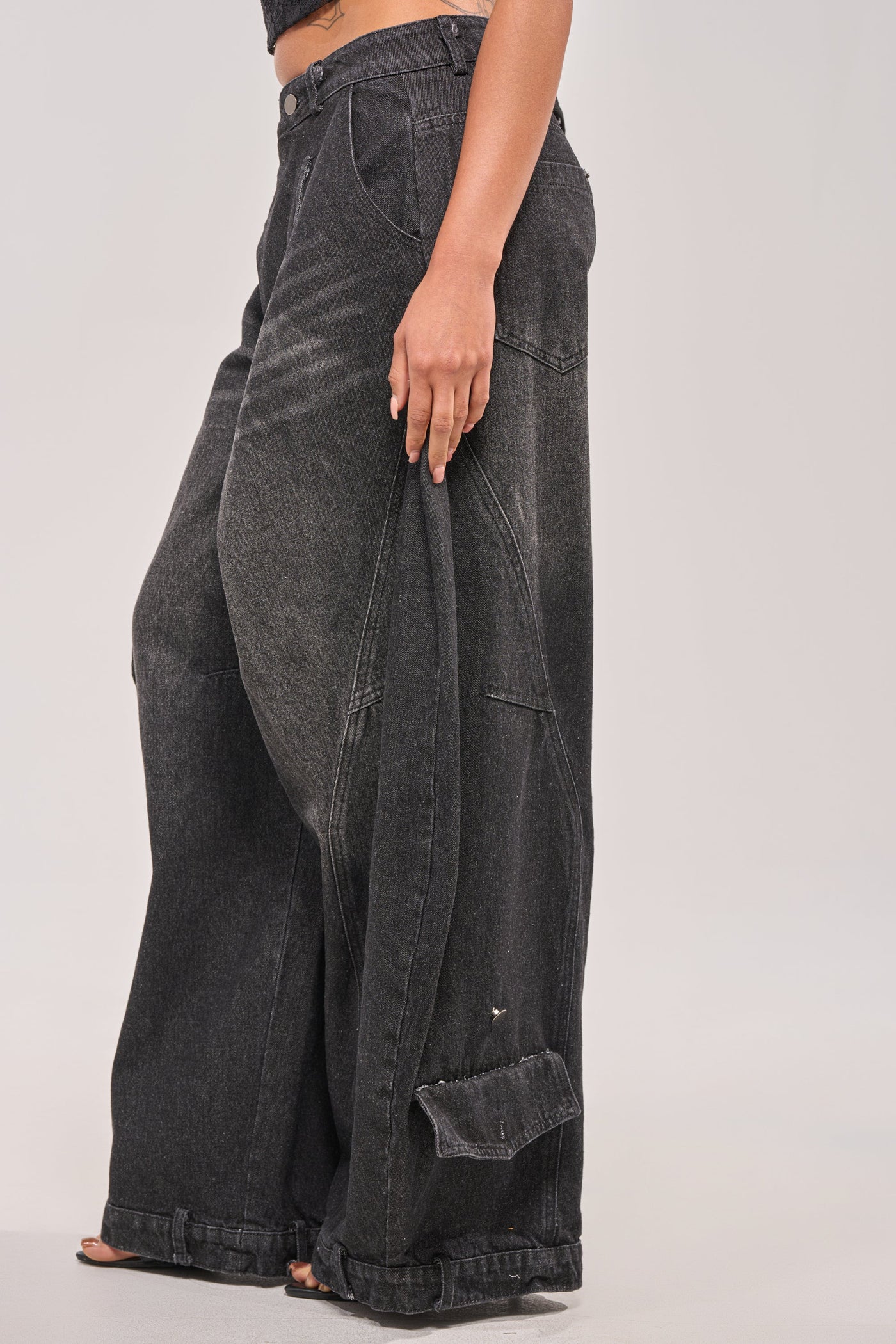IZZY RELAXED DENIM IN BLACK WASH