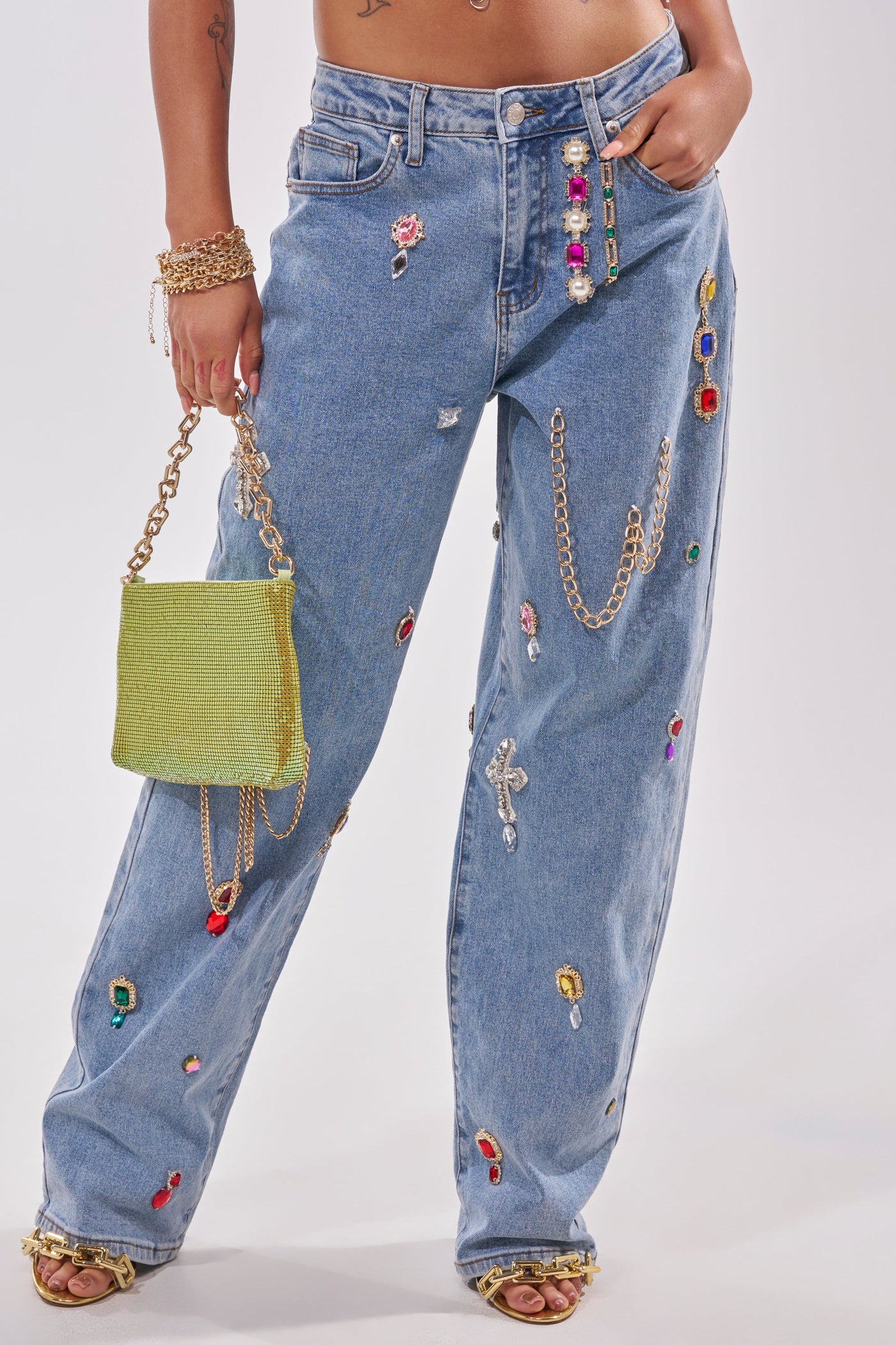 FEELING THE DIFFERENCE EMBELLISHED RELAXED DENIM