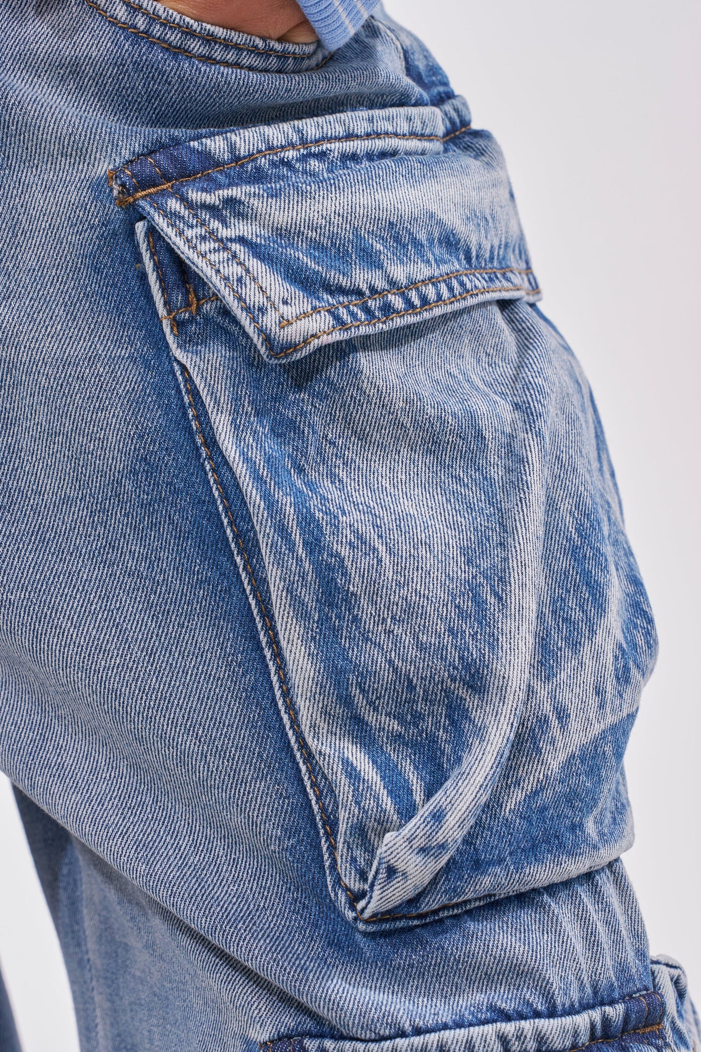 EASY ENOUGH CARGO DENIM