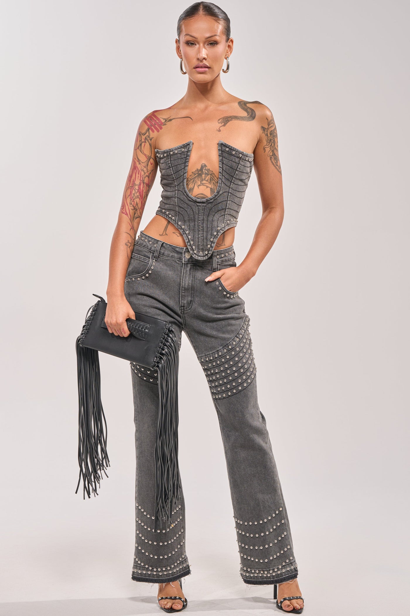 FEELING THE VIBES FLARE DENIM