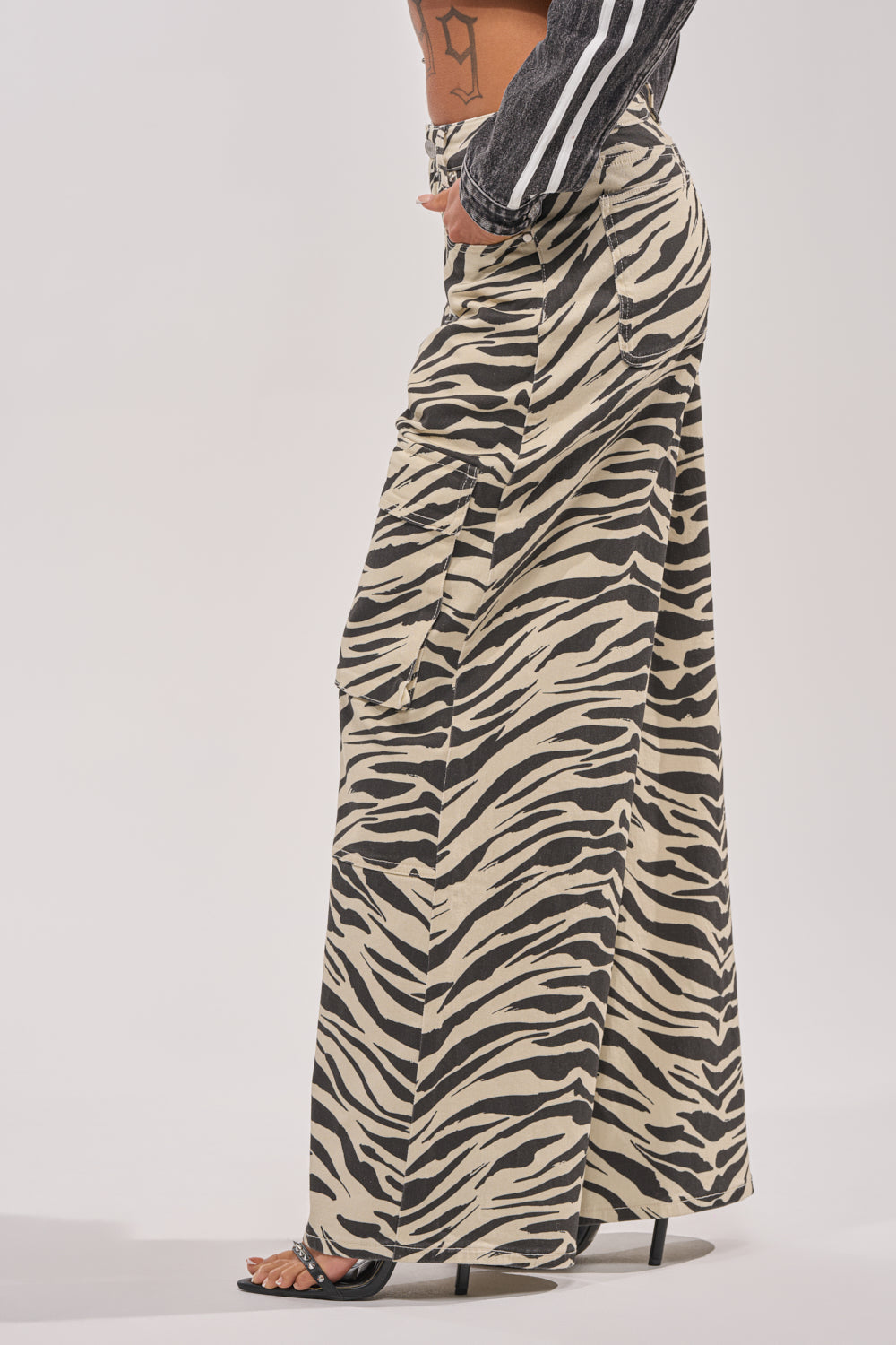 IN THE WILD ZEBRA DENIM