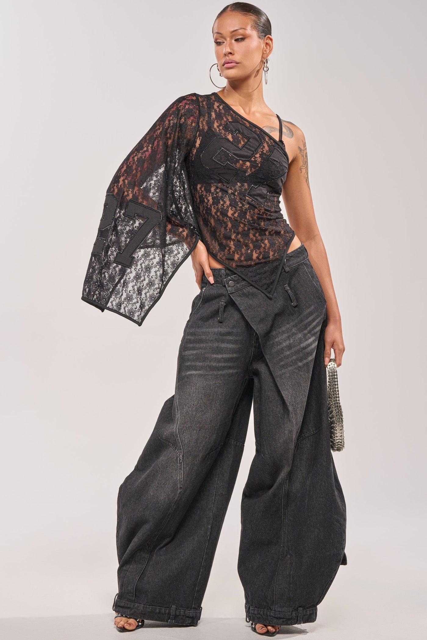 IZZY RELAXED DENIM IN BLACK WASH