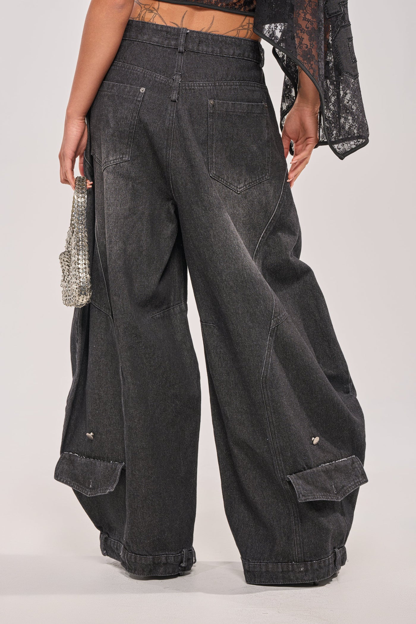 IZZY RELAXED DENIM IN BLACK WASH