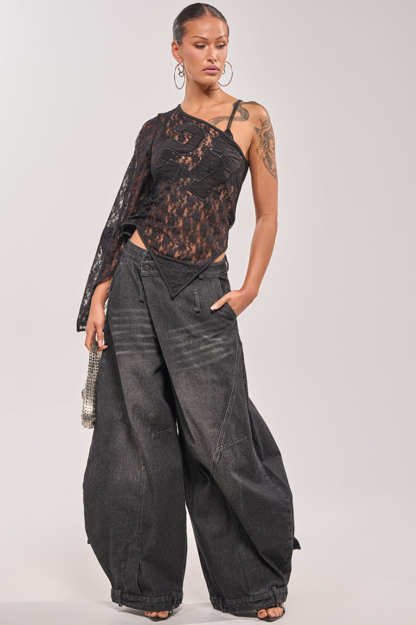 IZZY RELAXED DENIM IN BLACK WASH