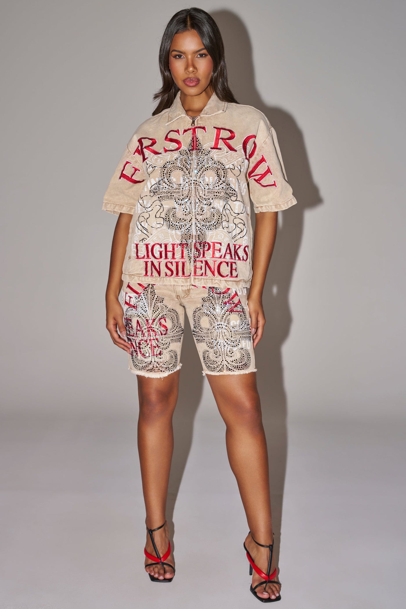 LIGHT SPEAKS IN SILENCE DENIM SHORT