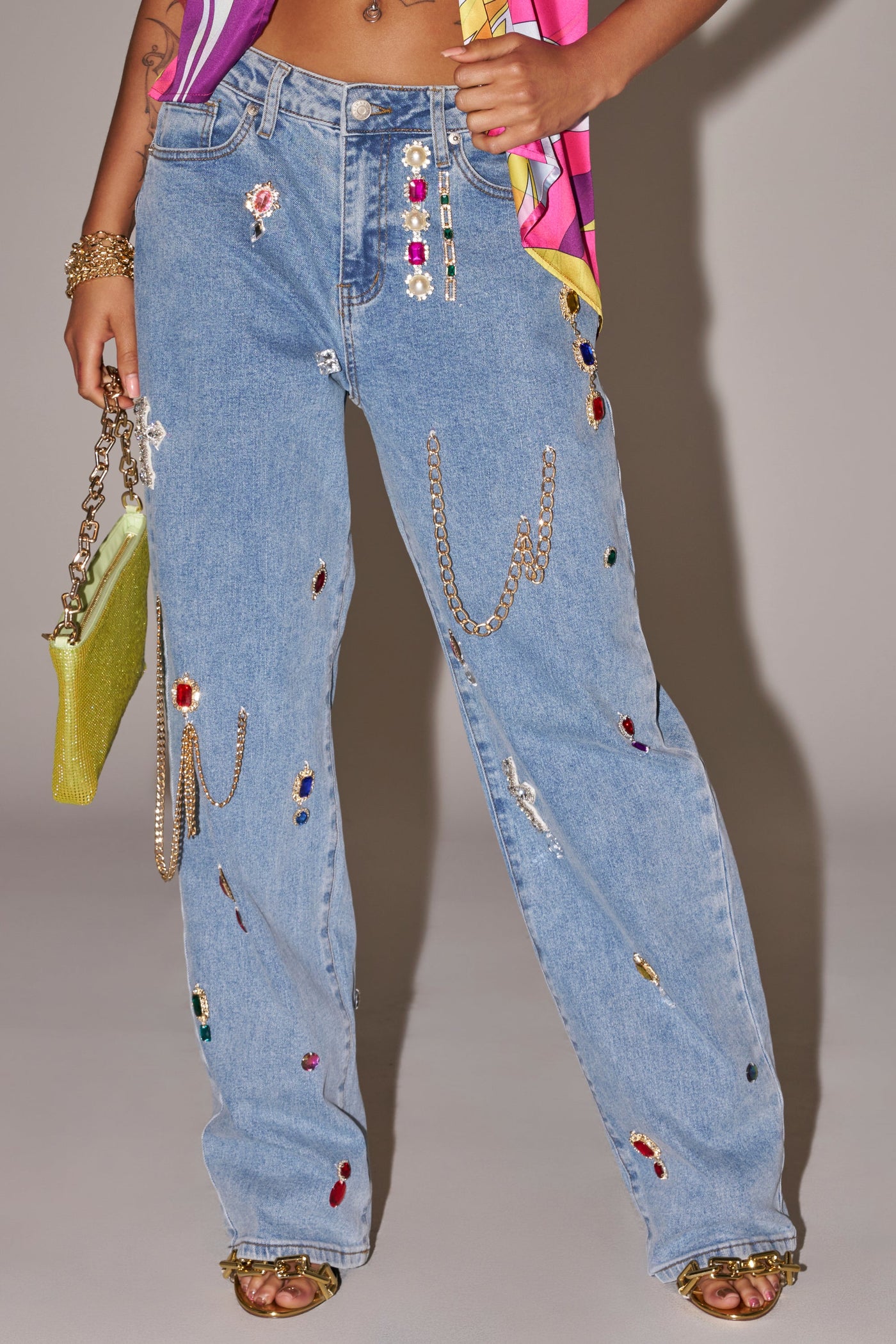 FEELING THE DIFFERENCE EMBELLISHED RELAXED DENIM