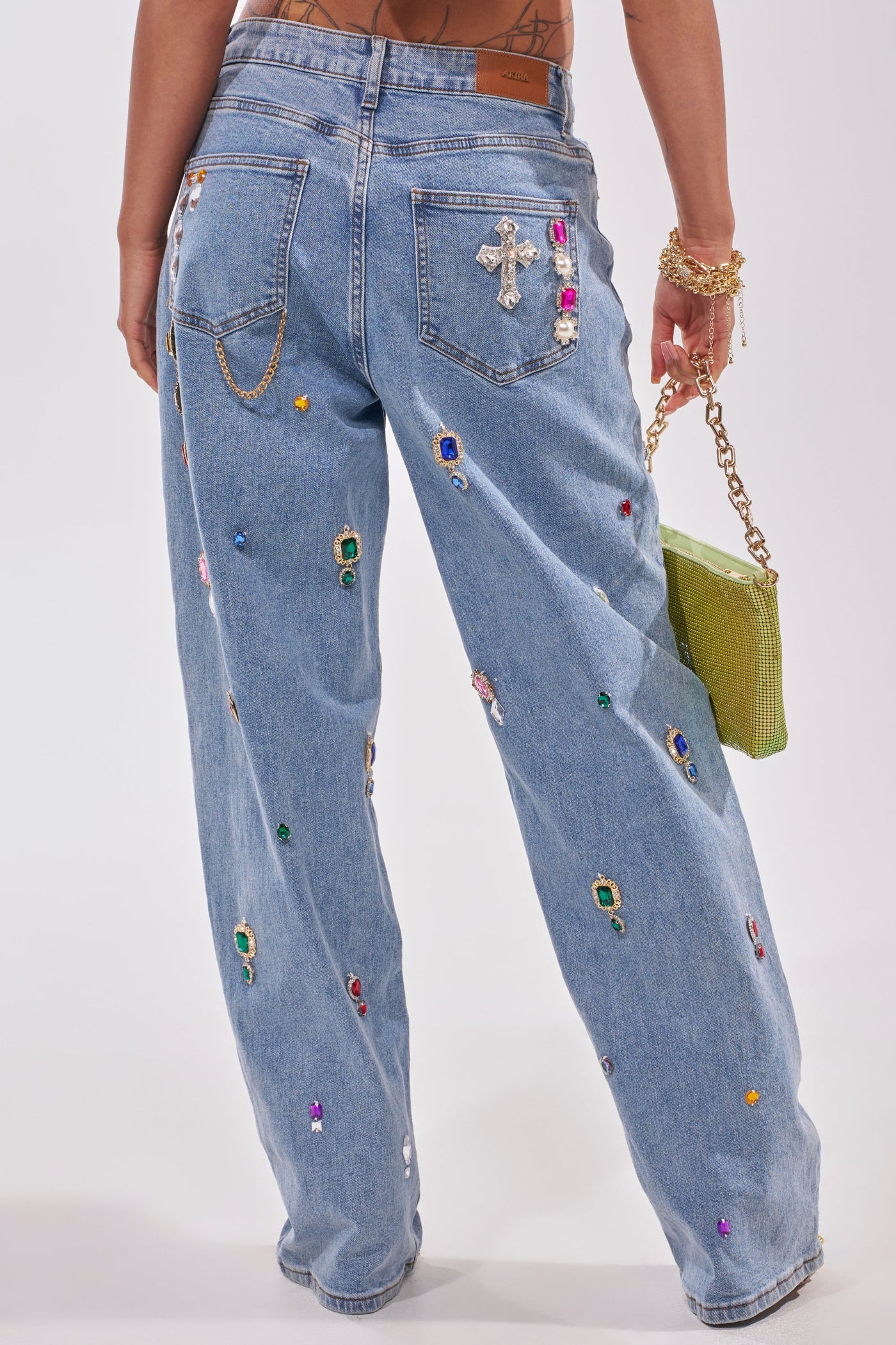 FEELING THE DIFFERENCE EMBELLISHED RELAXED DENIM