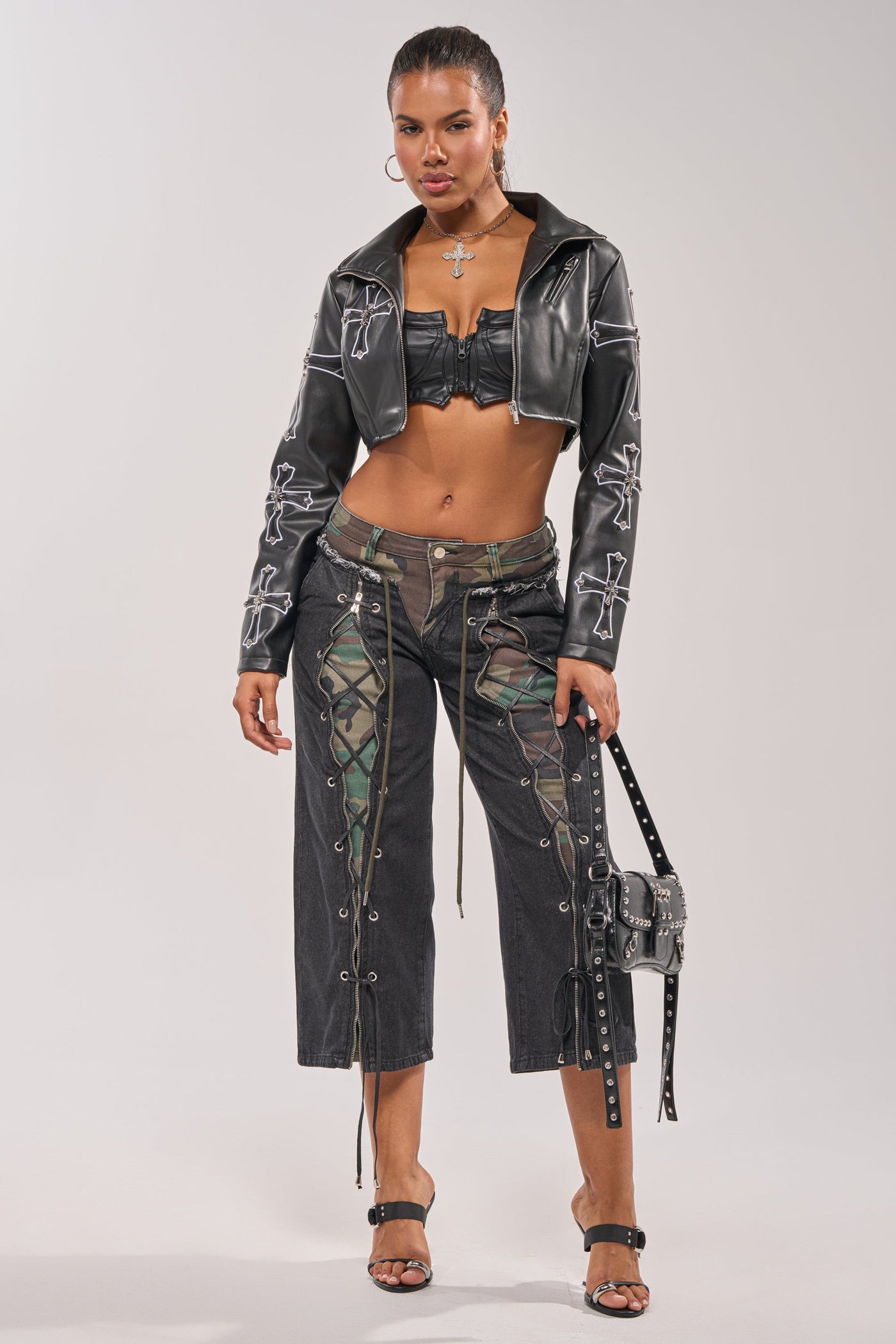 WALK THAT WALK CAPRI PANT