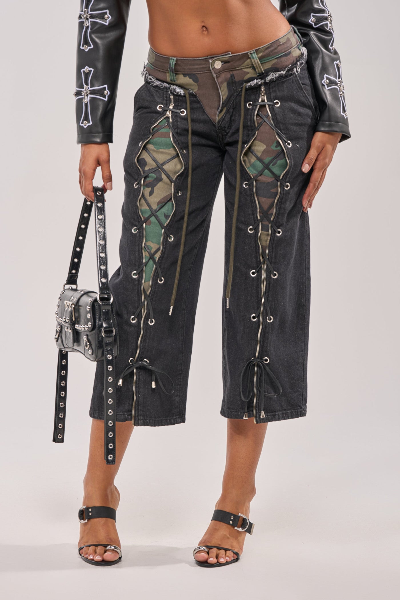 WALK THAT WALK CAPRI PANT