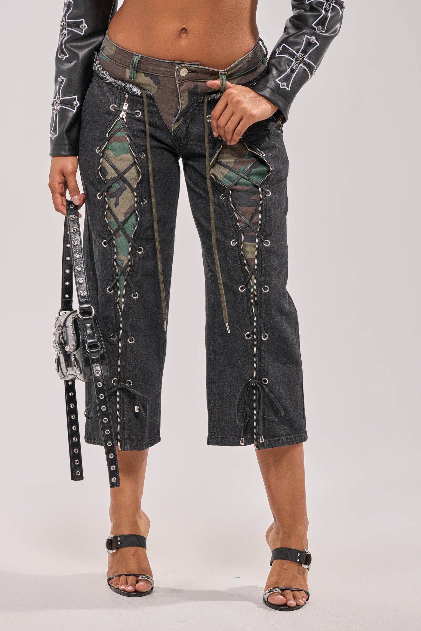 WALK THAT WALK CAPRI PANT