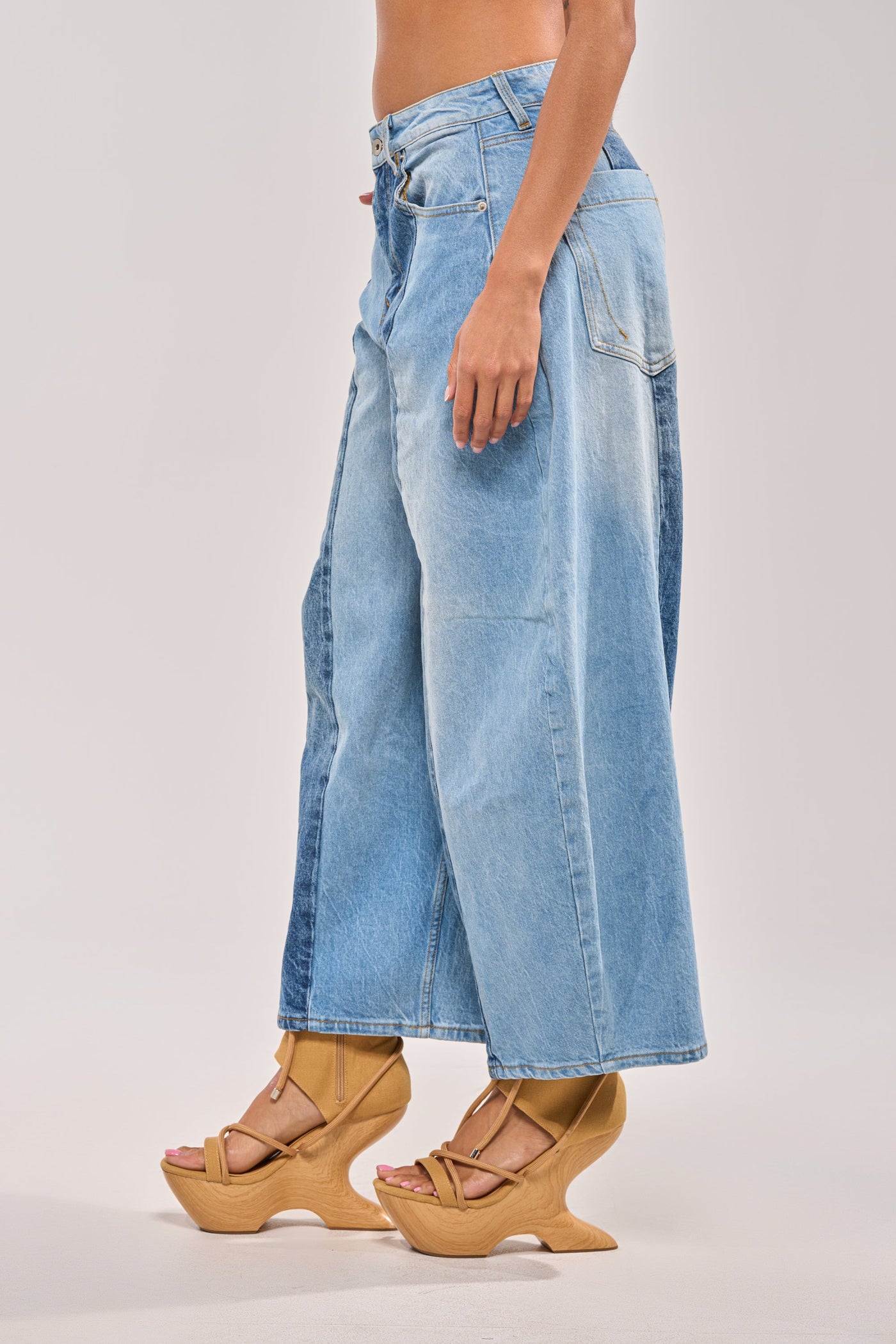 MIXED EMOTIONS COLORBLOCKED BARREL DENIM
